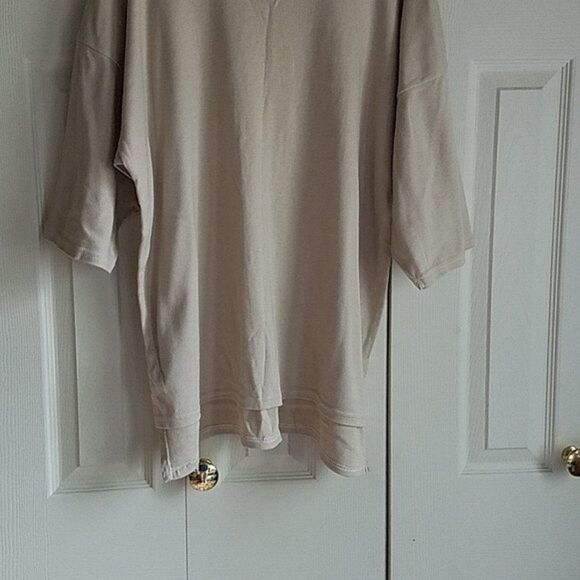 Tan Tee Shirt with Longer Sleeves Size L - Picture 2 of 6